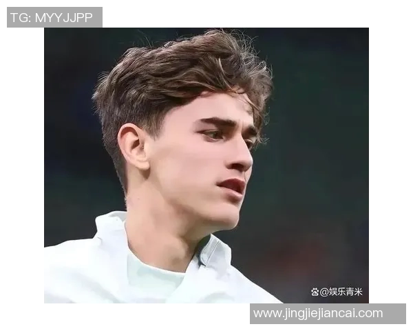 球星个性化足球衣服设计大赏揭晓：突破传统，展现足球魅力与时尚风潮